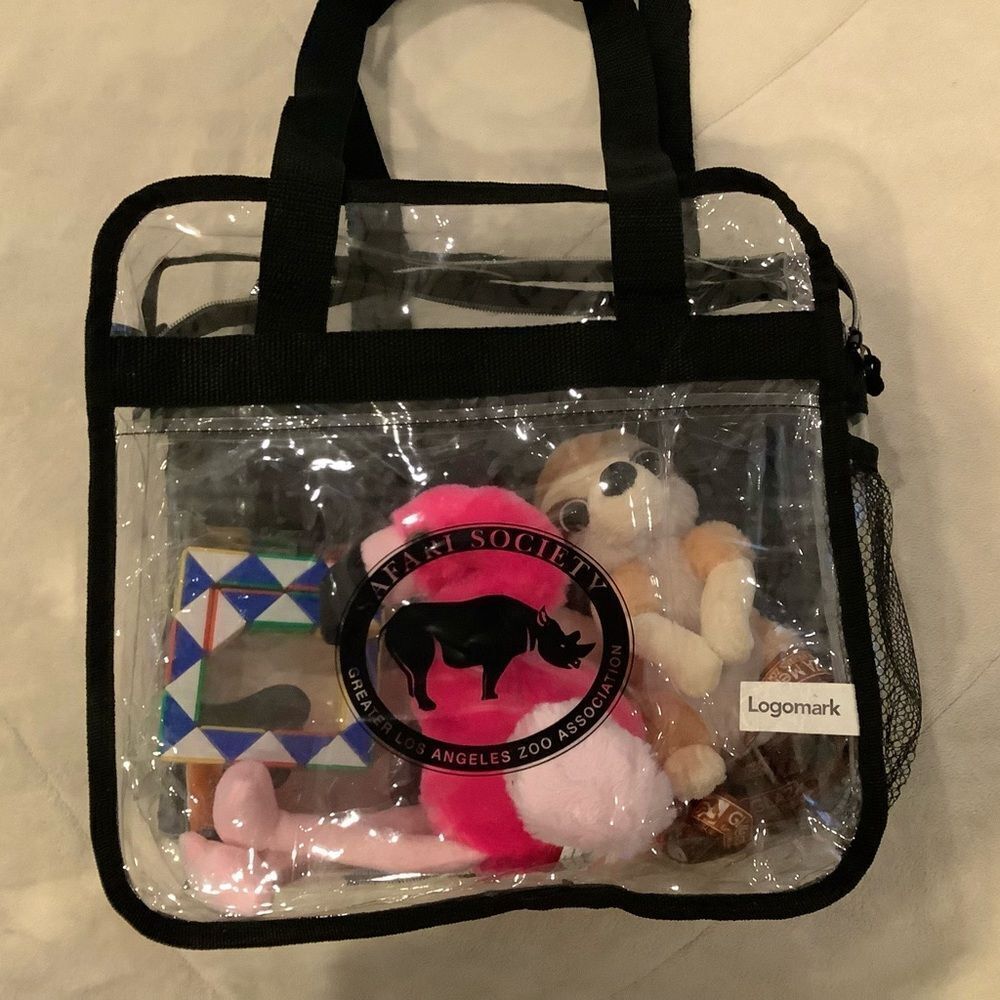 L.A. Zoo VIP Member Gift Bag- Stuffies- Blanket- brochure- Scarf Special Edition - Picture 8 of 9